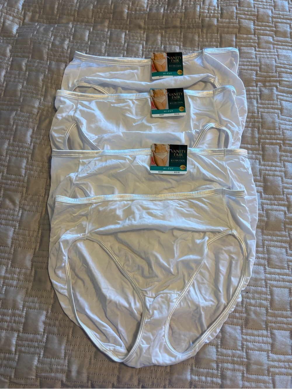 Vanity Fair Illumination Hi-Cut Brief (Lot of 4 Pairs) Sz 9 - Star White - NWT